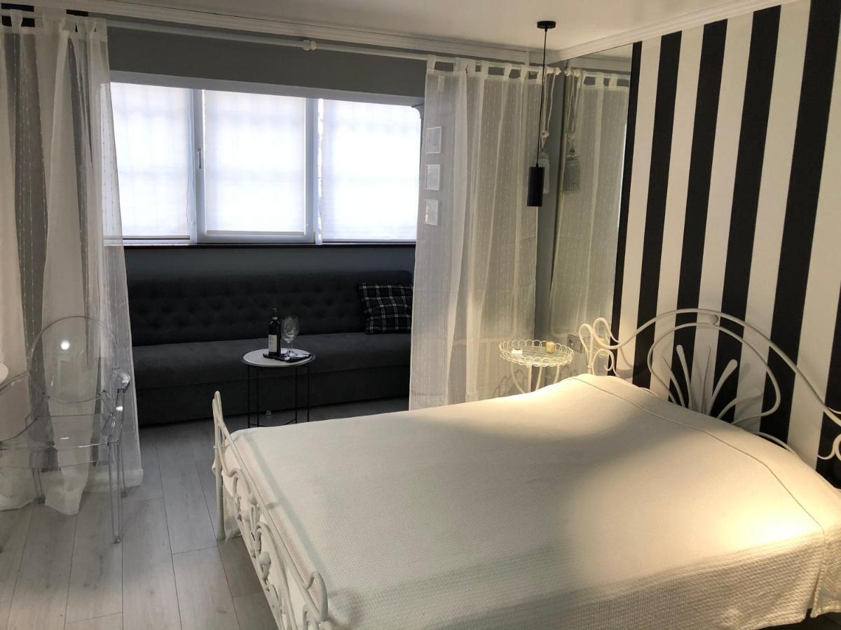 Charming Studio In Pechersk Kiev Exteriör bild