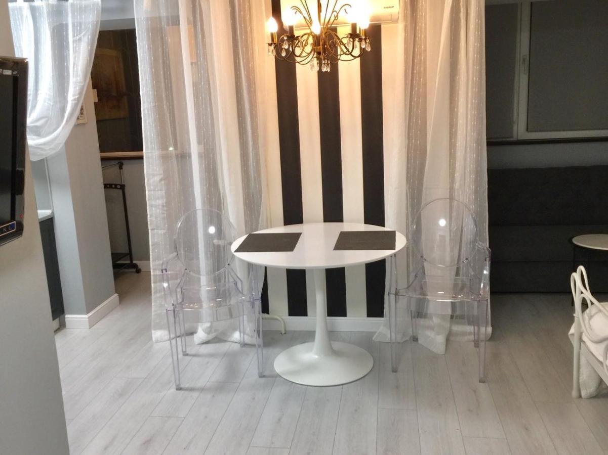 Charming Studio In Pechersk Kiev Exteriör bild